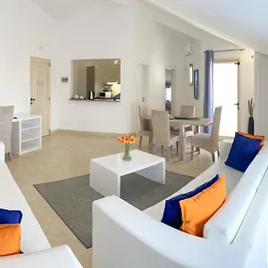 Apartahotel Branco - Rooms&holiday, Santa María